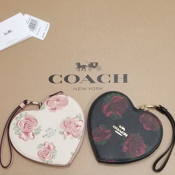 🍒NWT🍒COACH HEART WRISTLET - Picture 3 of 8